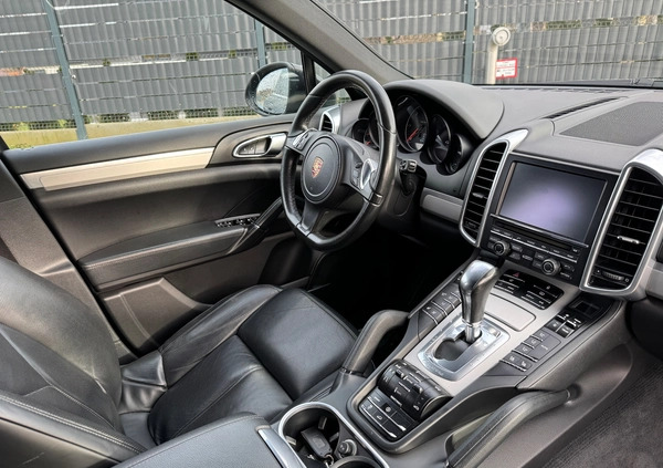 Porsche Cayenne cena 89900 przebieg: 218000, rok produkcji 2012 z Kraków małe 436